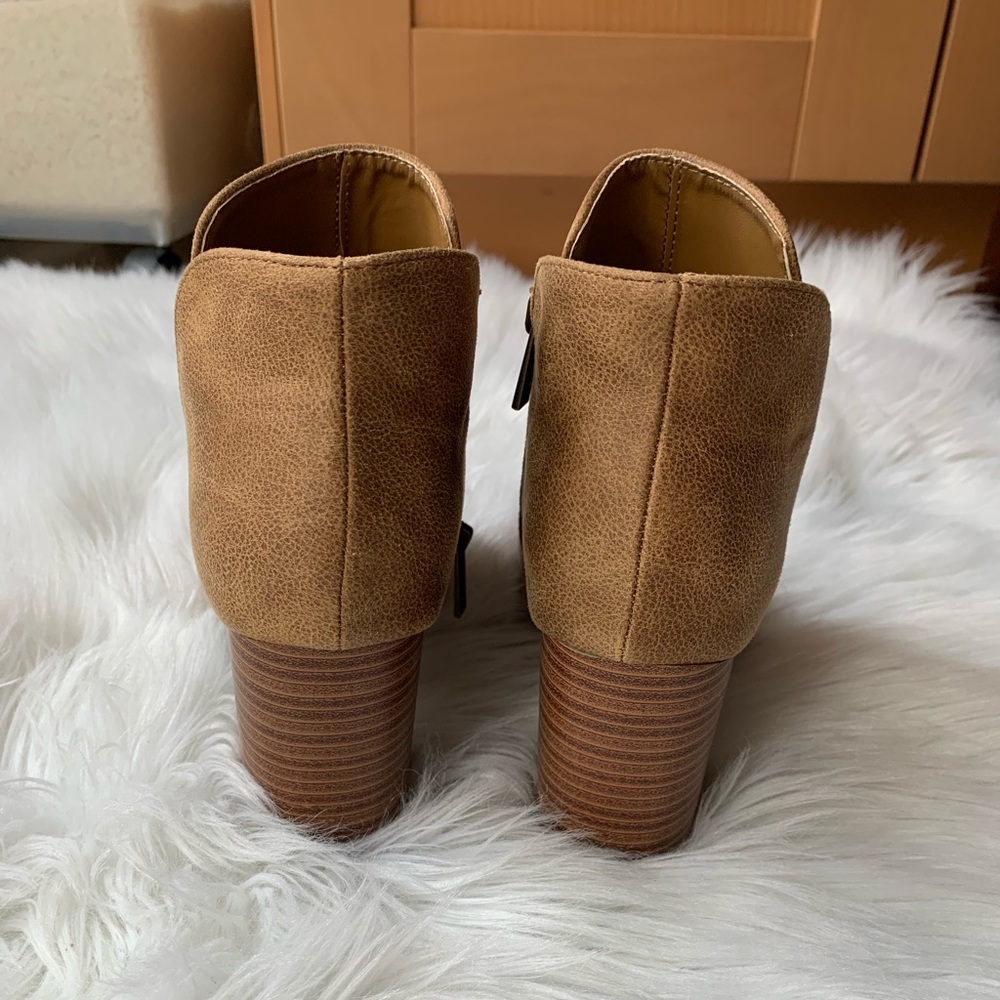 ๐ Aubrey - Tan Ankle Booties - Picture 5 of 5
